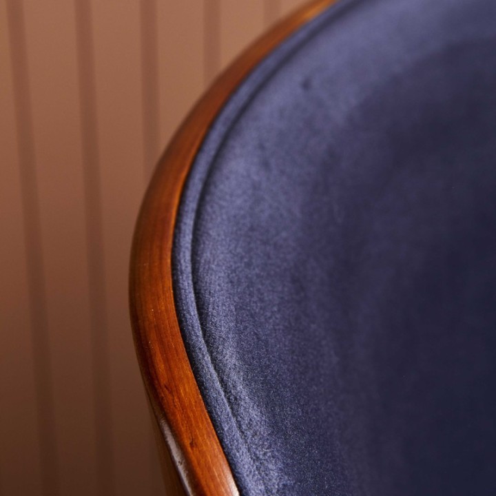 Chaise vintage Mannix en velours bleu