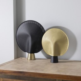 Lampe en métal noir et maille plastique dorée H40 cm MAILLE