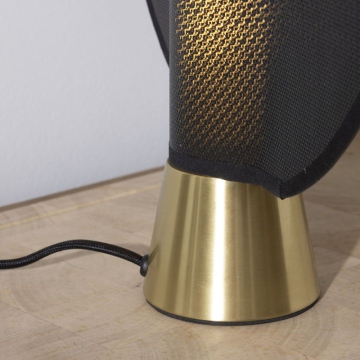 Lampe en métal doré et maille plastique noire H40 cm MAILLE