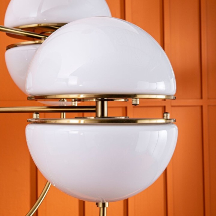 Lustre en métal doré avec globes en opaline MONTPARNASSE