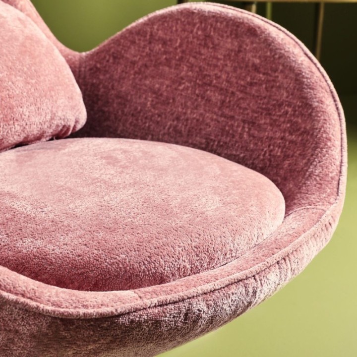 Queen revolving armchair