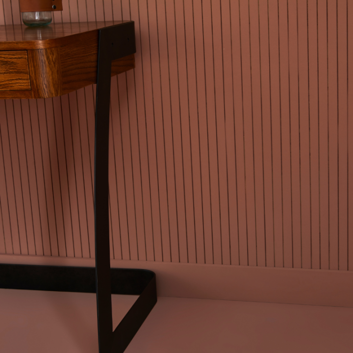 Bureau en chêne brûlé et piètement métal, collection Scarlette