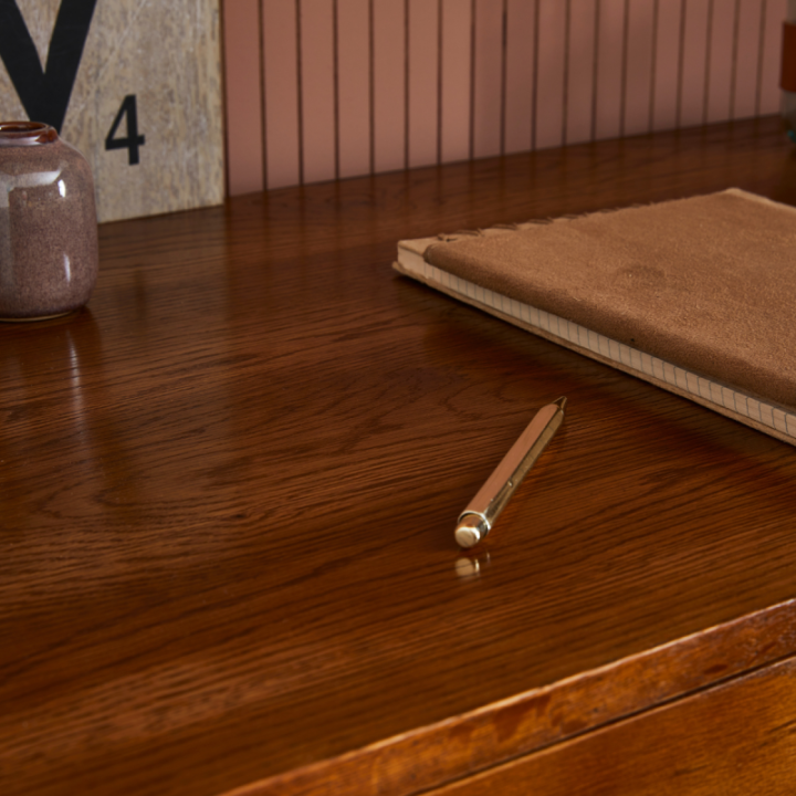 Bureau en chêne brûlé et piètement métal, collection Scarlette