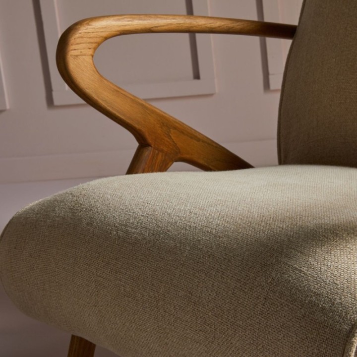 Fauteuil Jean esprit scandinave en lin et piètements chêne massif