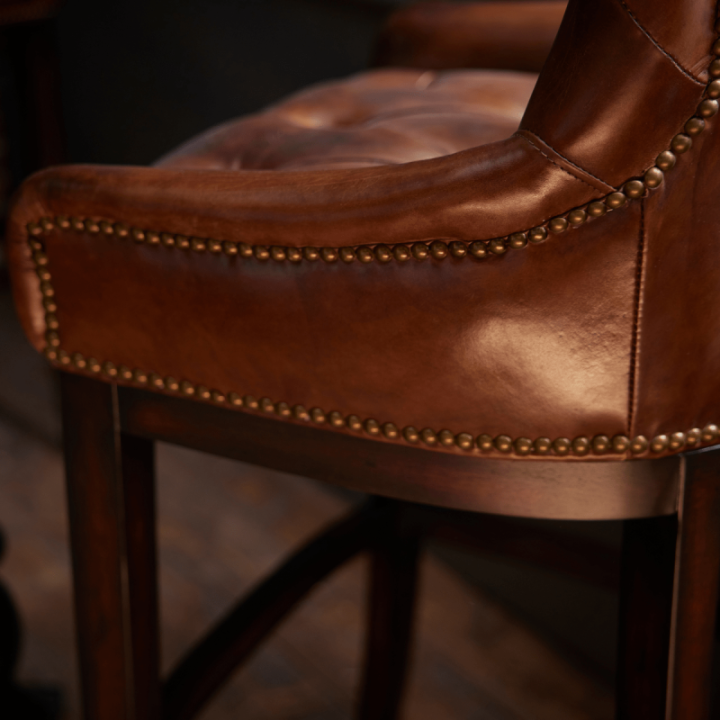Fauteuil de bar en bois et cuir semi aniline