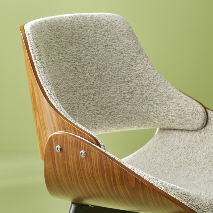 Lot de 4 chaises en tissu beige avec piètement en métal MANNIX