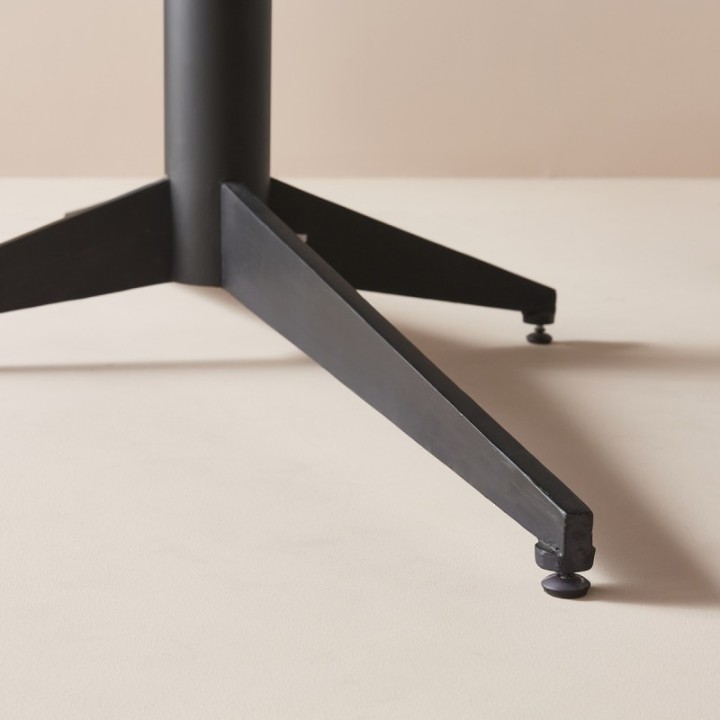 Table Bernard