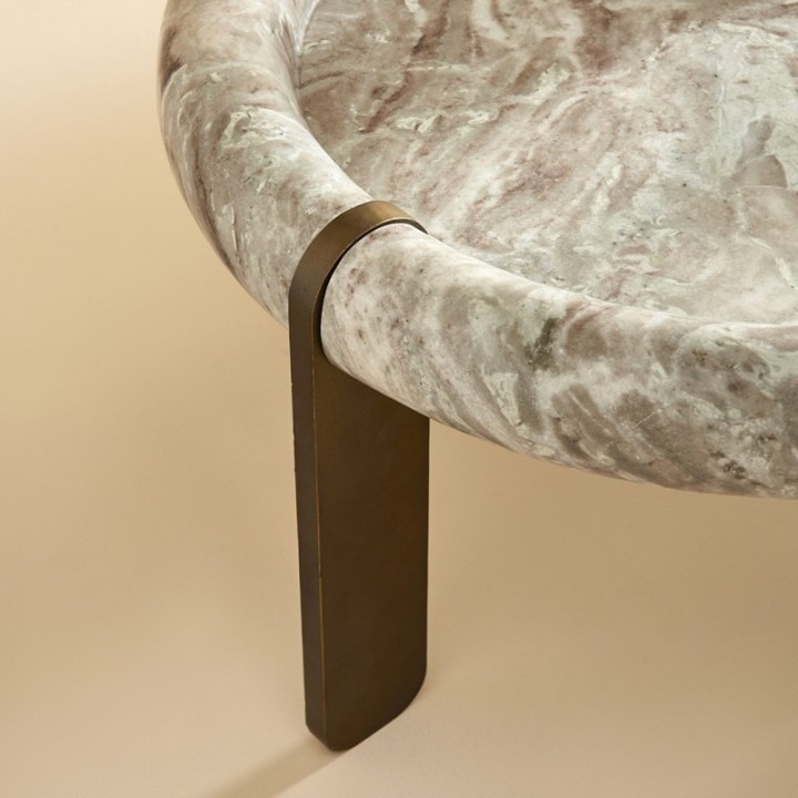 Grande table basse en marbre et métal PROSPER