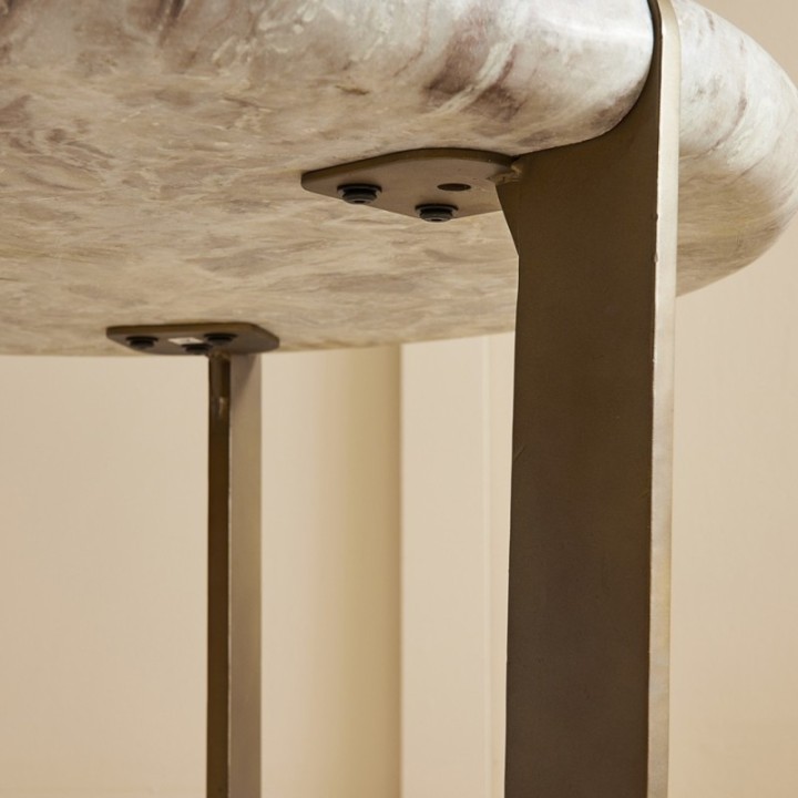 Grande table basse en marbre et métal PROSPER